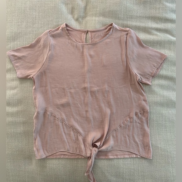 A New Day Light Pink Short Sleeve Tie Front Top Shirt. Size Medium. - Picture 3 of 8